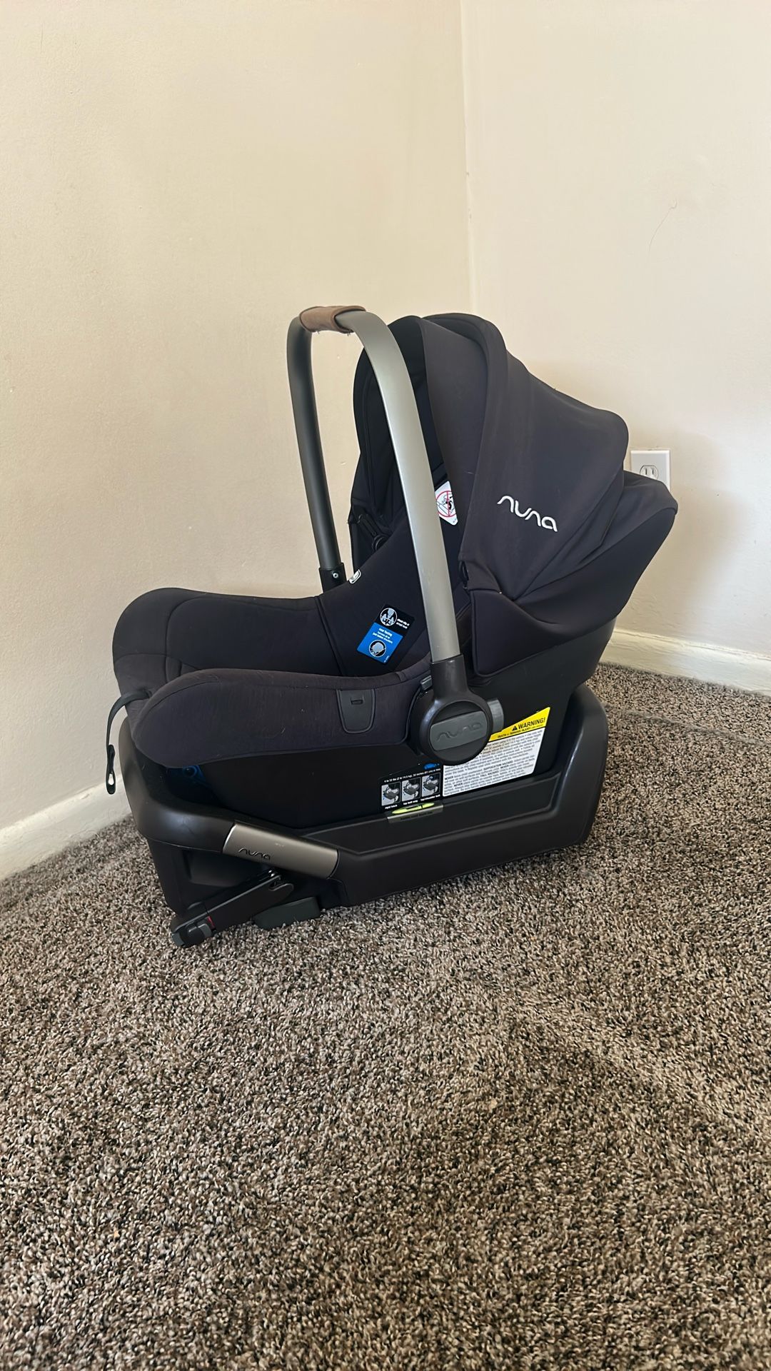 Nuna Car Seat w/ Base