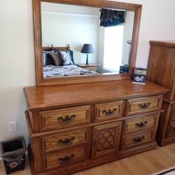 Solid Oak Queen Bedroom Set