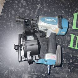 Makita AN454 1-3/4" Coil Roofing Nailer