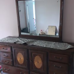 Nice Dresser Good Condition