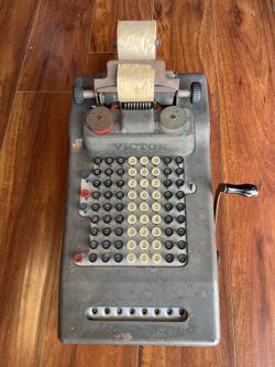 Vintage Victor Hand Crank Manual Calculator Adding Machine