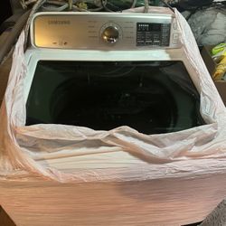 Washer Very Large (comforter’s) Top Loading Washer (NEW)