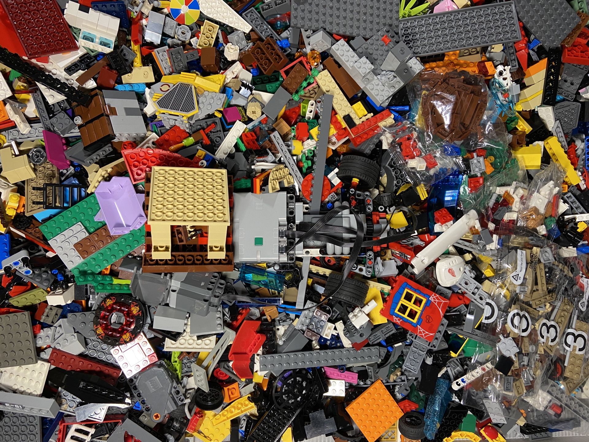 LEGO 40lb BULK LOT Minifigures Star Wars Marvel DC Minecraft Ninjago