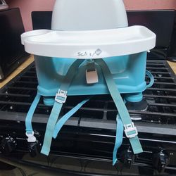 SAFETY 1ST SWING-AWAY TRAY BOOSTER SEAT