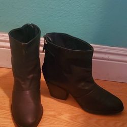 Black Leather Booties...size 10 Womens..good Condition!