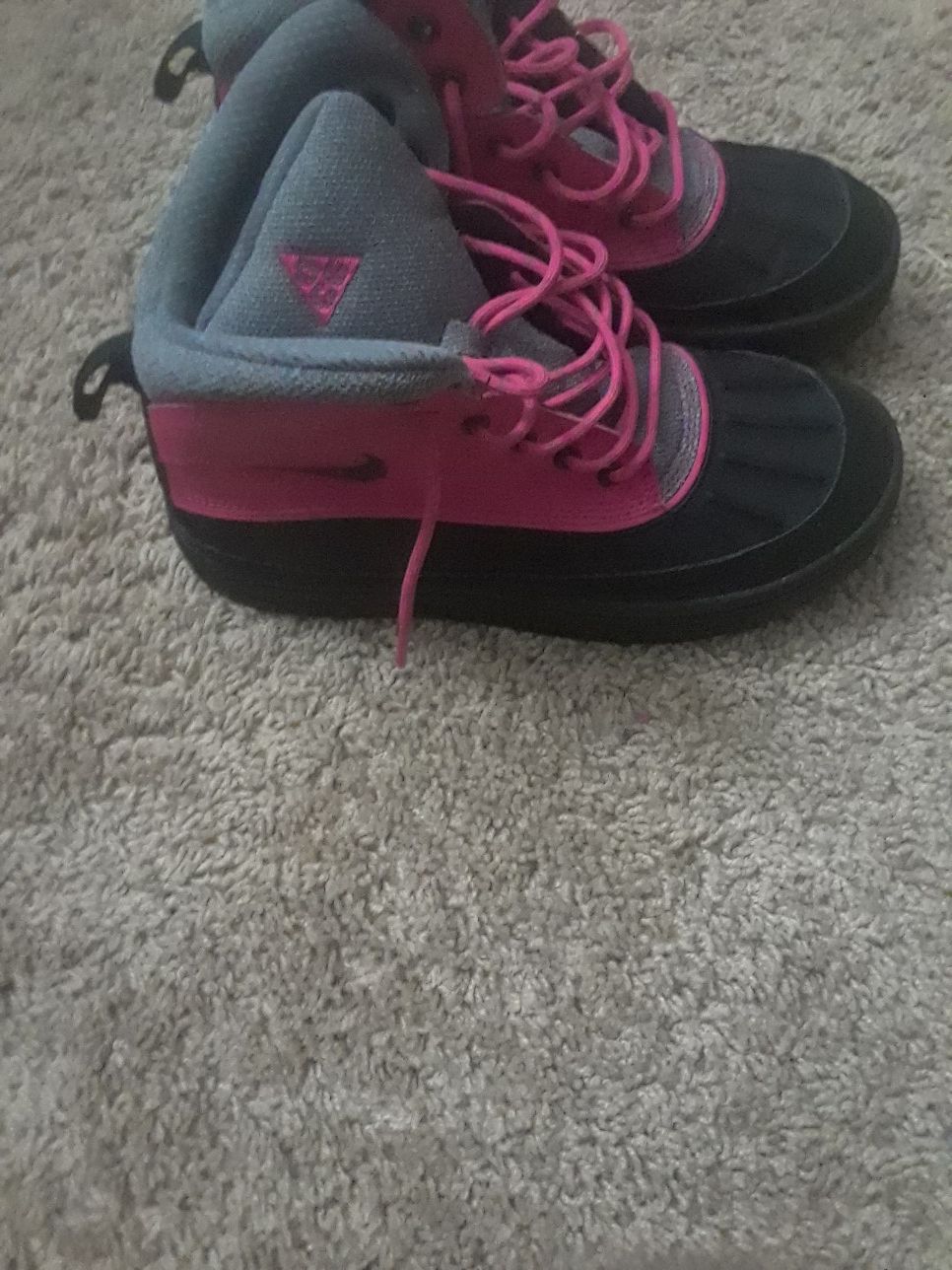 Nike acg boots