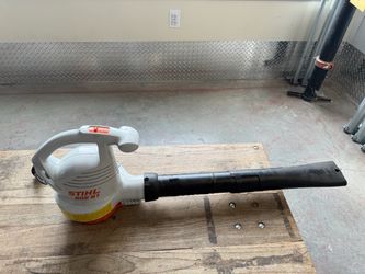 Up for sale is a STIHL BGE 61 Corded Electric Leaf Blower in excellent, pre-owned condition. Lightweight, powerful, and easy to operate—perfect for cl