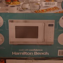 New Hamilton Beach Microwave 