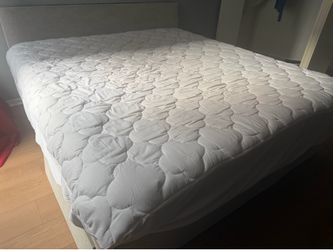 King size Bed with Medium Firm Mattress