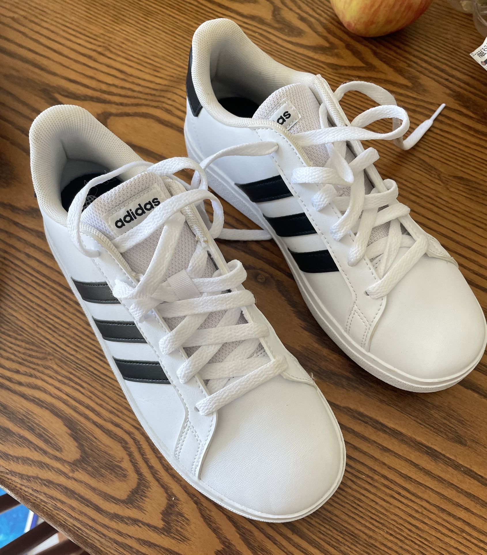 Brand new Woman’s Grand court tennis shoes