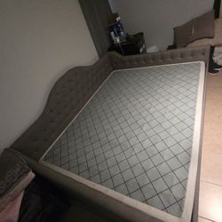 Frame Bed Queen Good Condition 