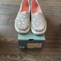 Tom’s Big Kids Size 3