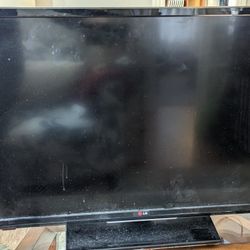 32 Inch LG TV