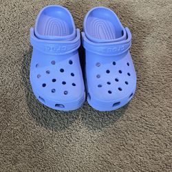 Woman’s Size 6 Crocs