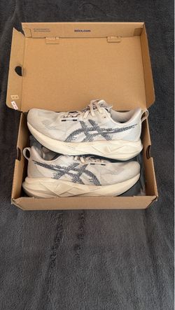 Asics Running Novablast Size 8