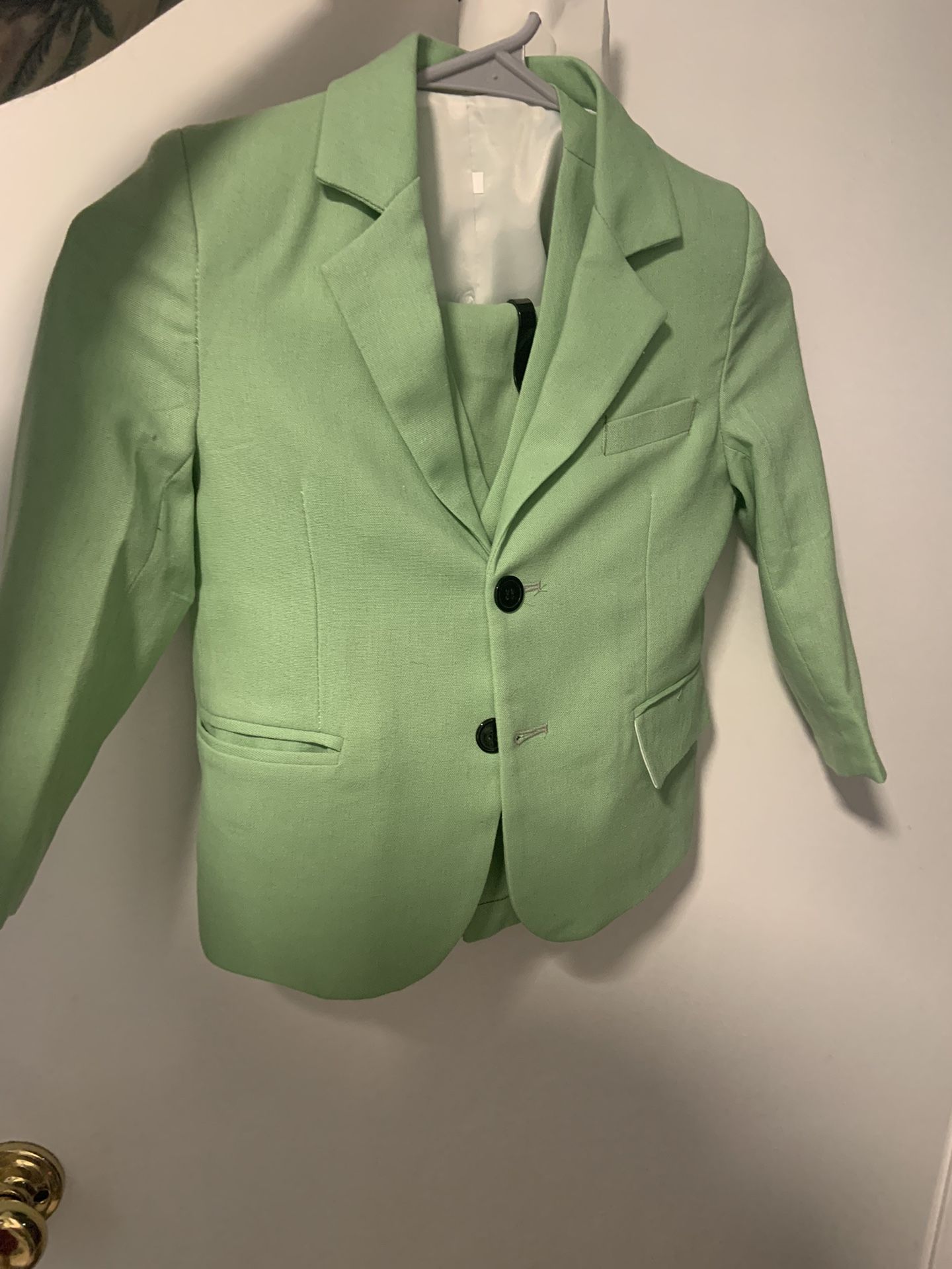 3 Pieces Slim Fit Kids Tuxedo (size 6) Never Worn