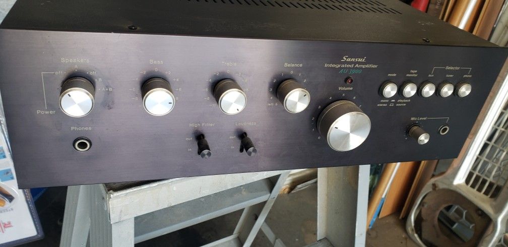 Vintage sansui receiver 20 want output in great condition $75 firm