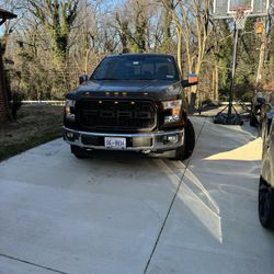 2016 Ford F-150 Lariat! Low Miles! Near Excellent Condition! 