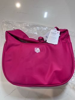 New lululemon City Essential Shoulder Bag 4L- Berry Rumble