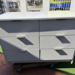 Gavetero de vestidor