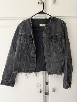 $25 ($45 on ebay) Levis Altered Trucker Black DenimJacket Large