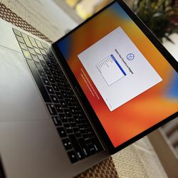 13 inch MacBook pro 2017 i5 3.1 processor 256 gb SSD 16 gb RAM