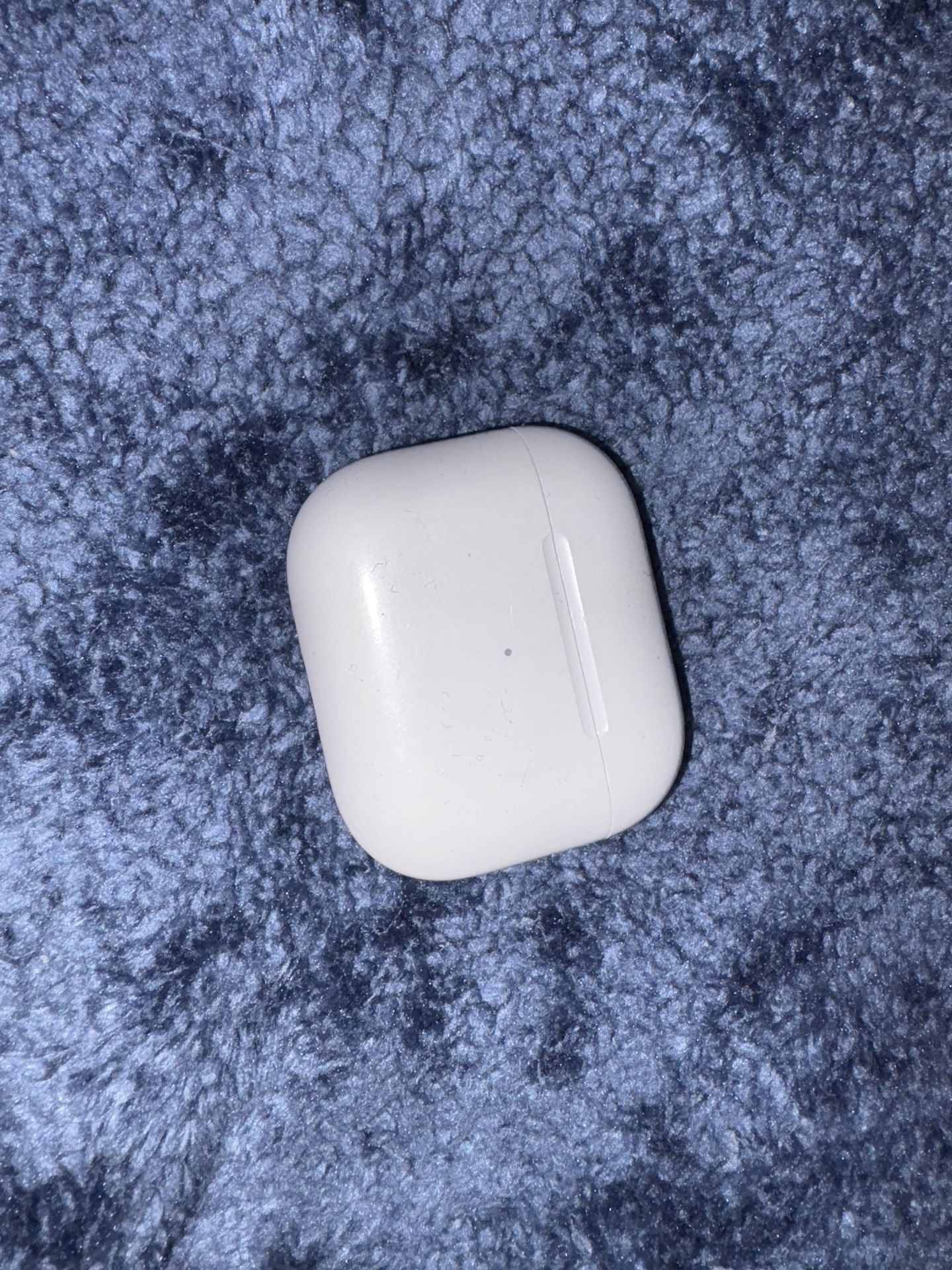 used airpods 4 charging case