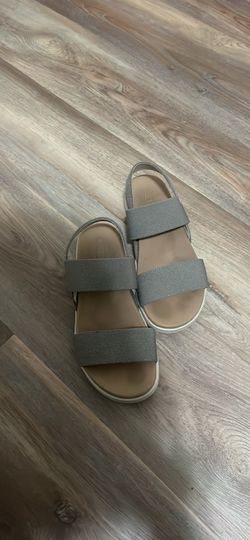 Keen Sandals Size 8
