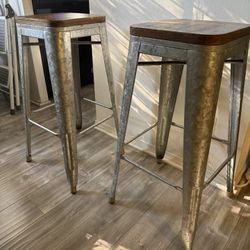 Bar Stools 2 For 25$