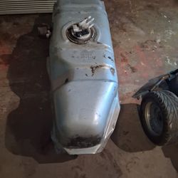 Fuel tank and new pump 97 S 10 4.3 letter engine