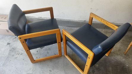 Accent faux leather armchairs set of 2