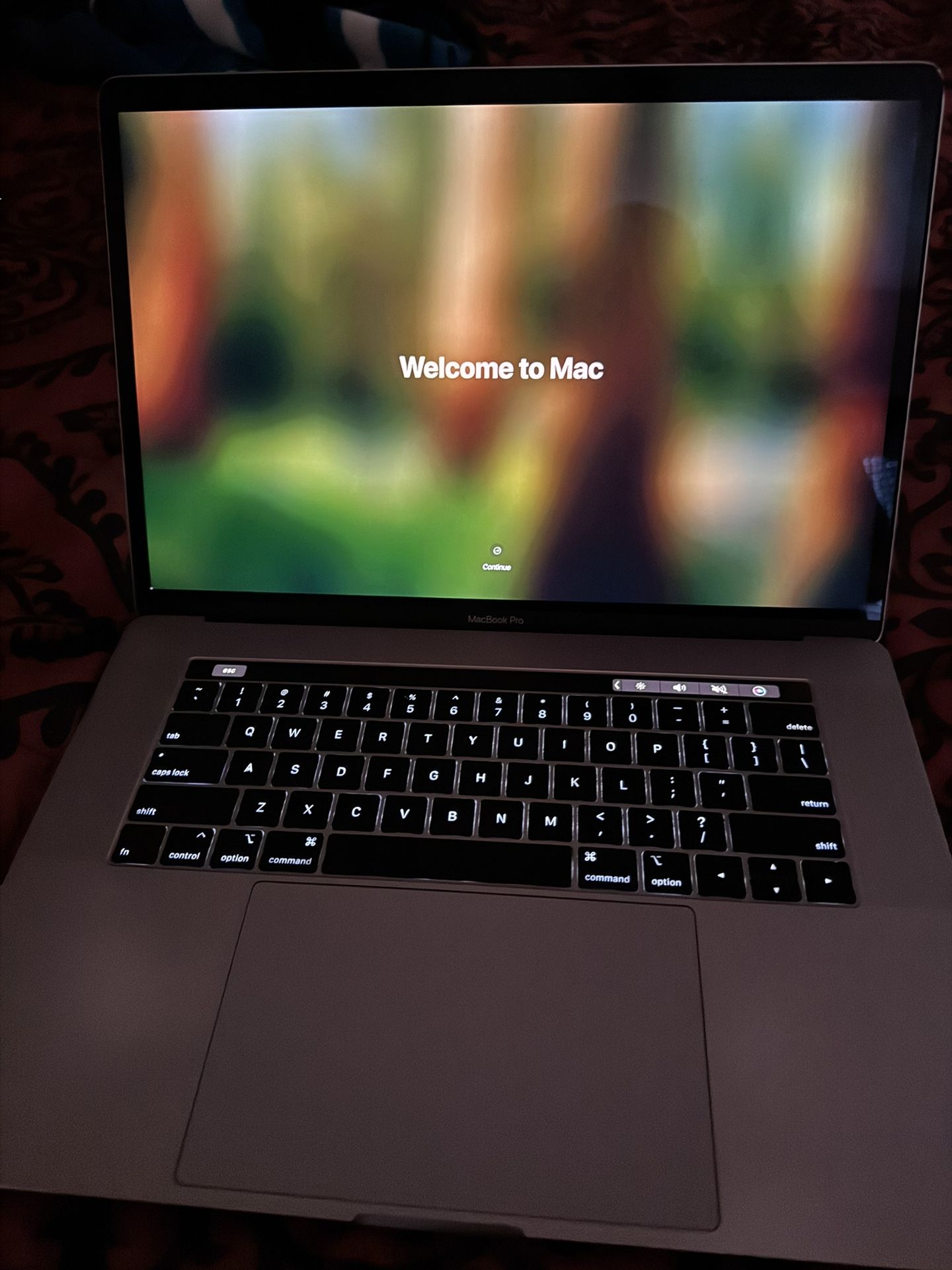 MacBook Pro 2019 (15-inch) i9 w/Touch Bar 32GB, 512 SSD Charger Included, Super Fast!!!