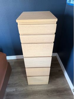 Vertical dresser with jewelry box
