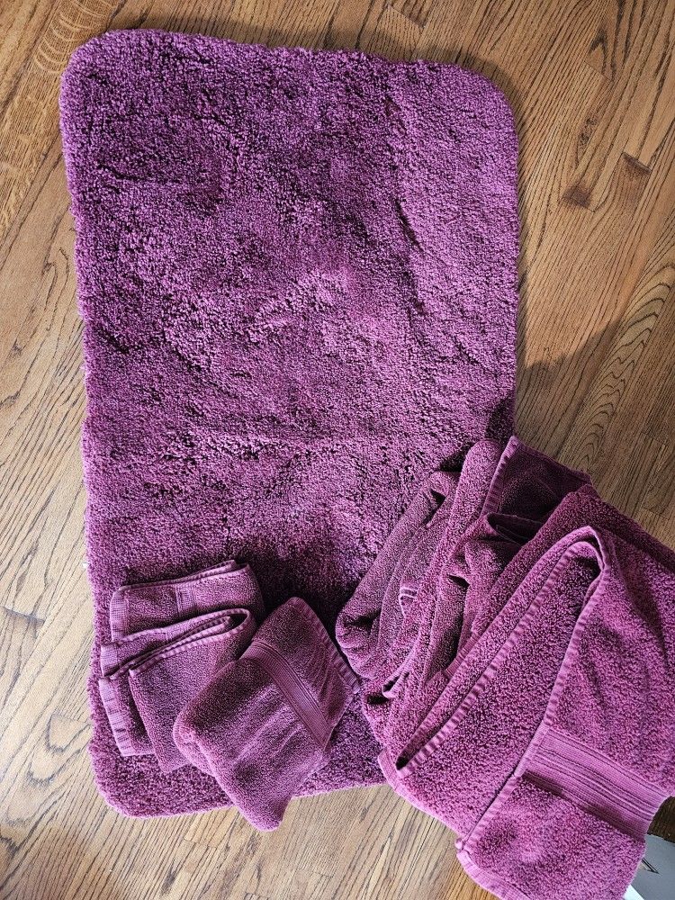 Maroon Run With Towels