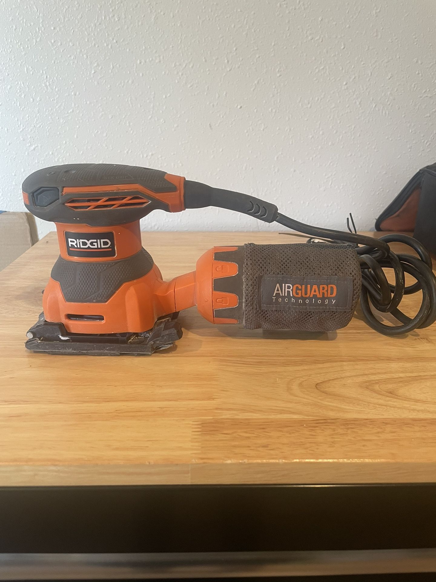 Ridgid 2.4 Amp Corded 1/4 Sheet Sander with AIRGUARD Technology
