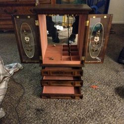 Beautiful Jewelry Box (Wooden)