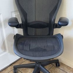 Herman Miller Aeron Size (B)