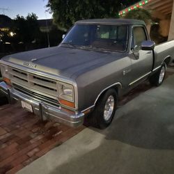 1988 Dodge D100