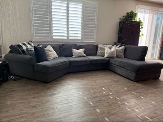 Comfy gray sectional sofa
