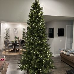 9’ Christmas Tree Pre Lit 