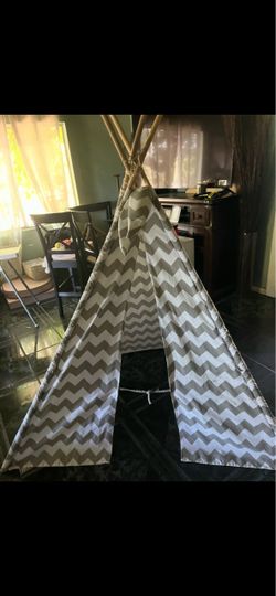 Kids Play Teepee Tent Chevron Pattern