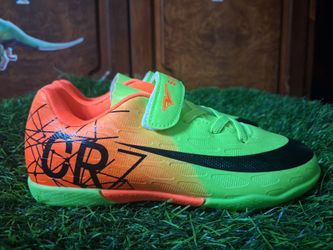 Kids 10.5 turf soccer cleats