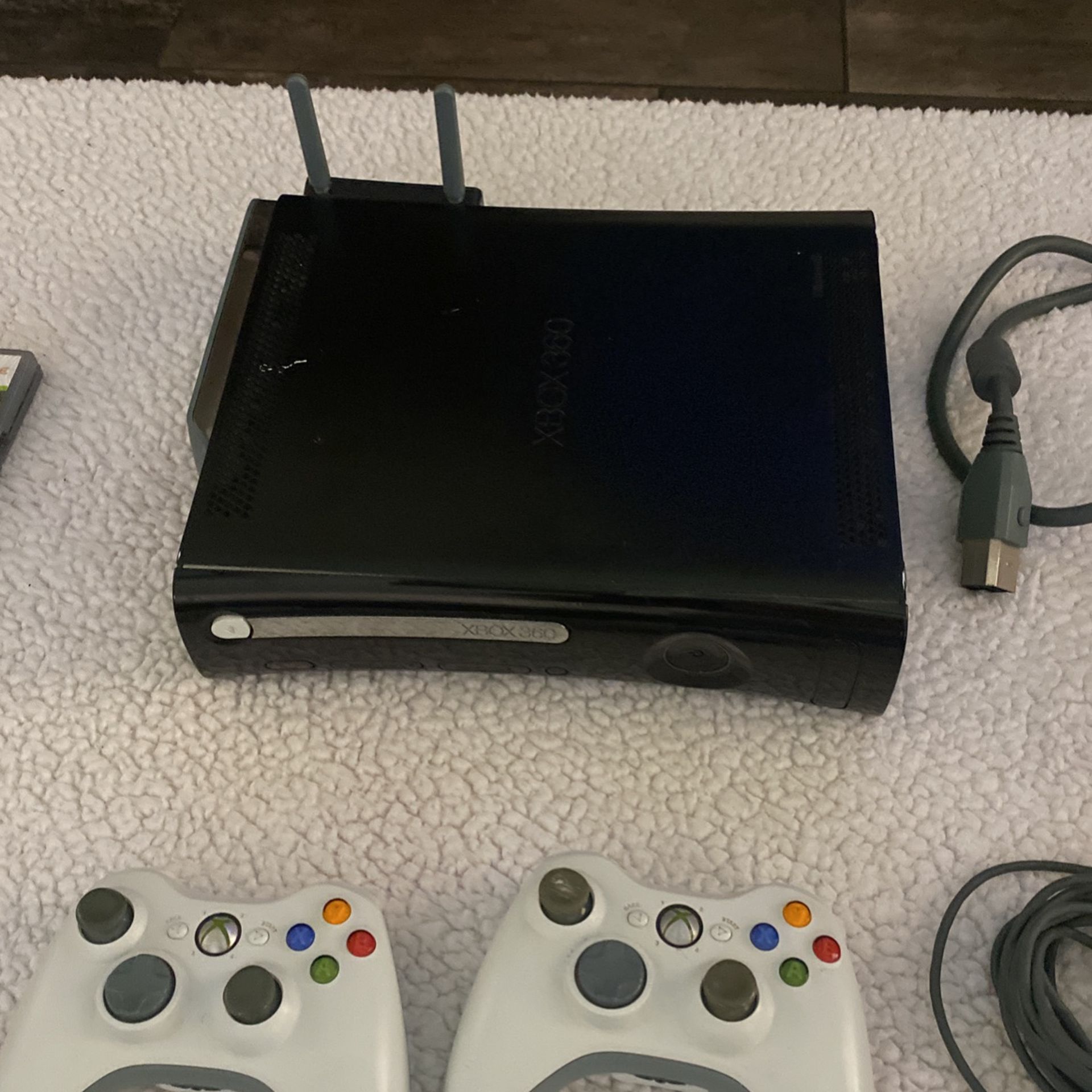 XBOX 360 & (6-GAMES INCLUDED)
