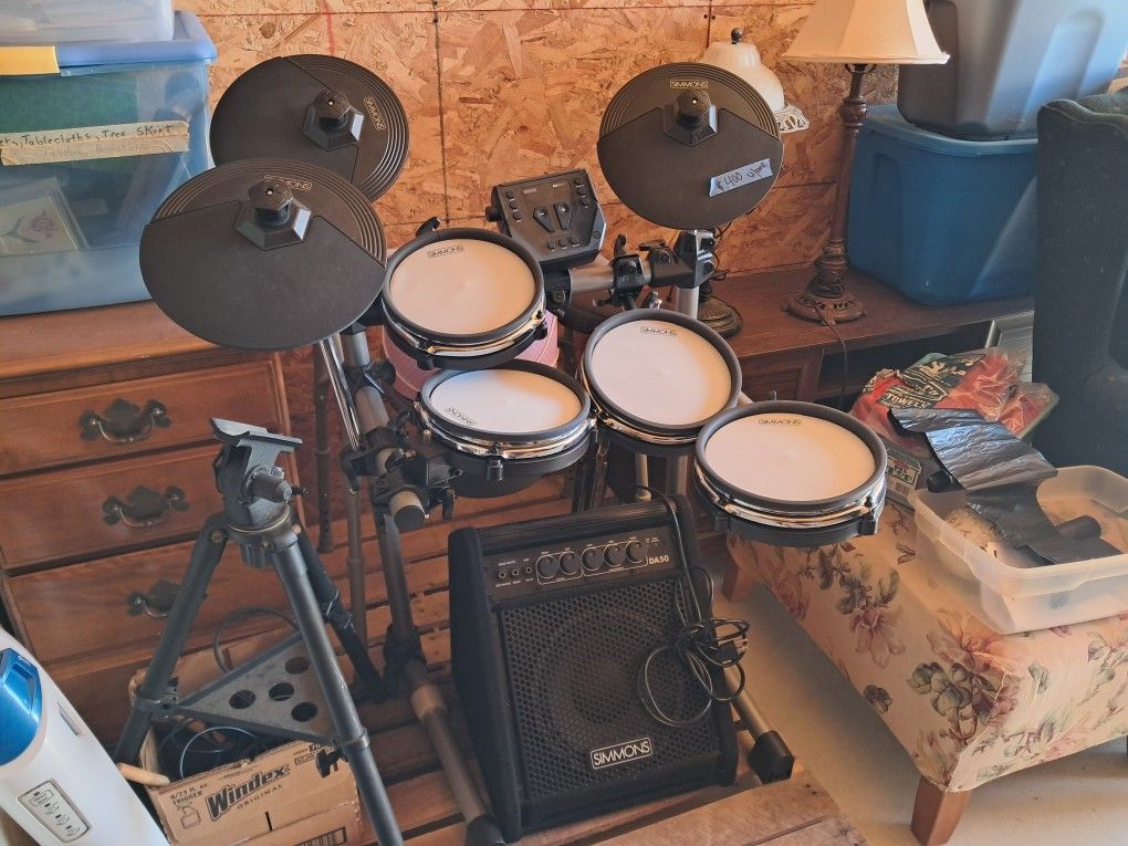 Simmons Drum Set