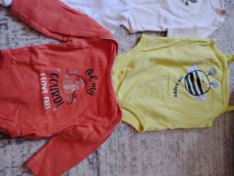 Baby girl clothes 0-3