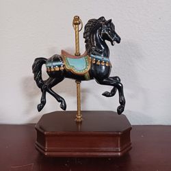 Vintage Black Carousel Horse Music Box Hand Painted Porcelain Brass Wood 7”

￼