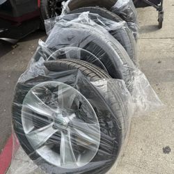 Dodge Charger Rim & Tires