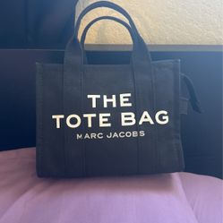 Marc Jacobs Tote in Small
