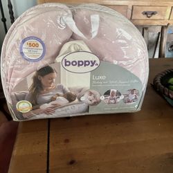 Baby Boppy Luxe Feeding New In Box 