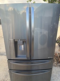 REFRIGERATOR LG 4 Doors black stainless steel